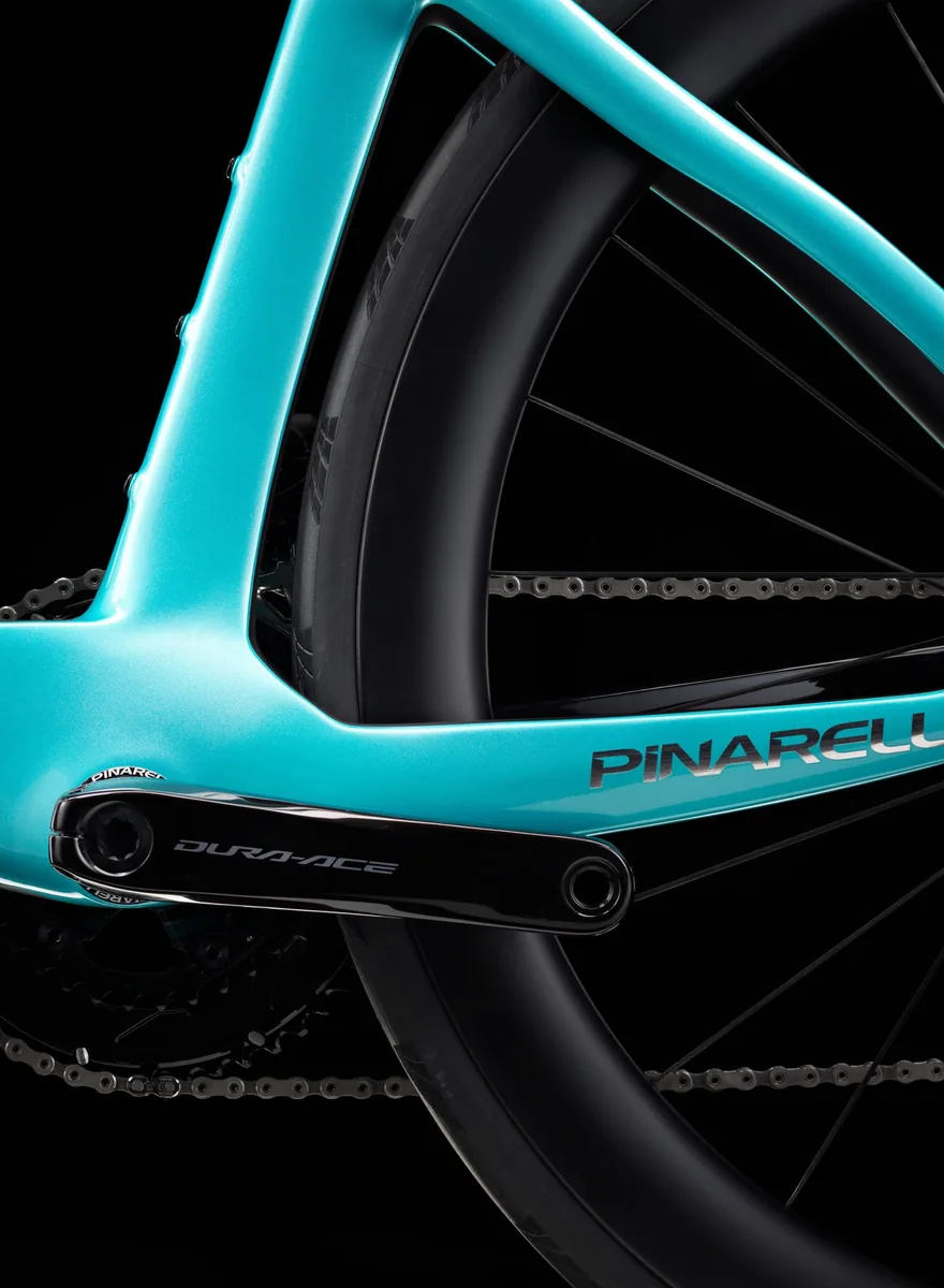 Pinarello Dogma F Aero Keel bottom bracket detail